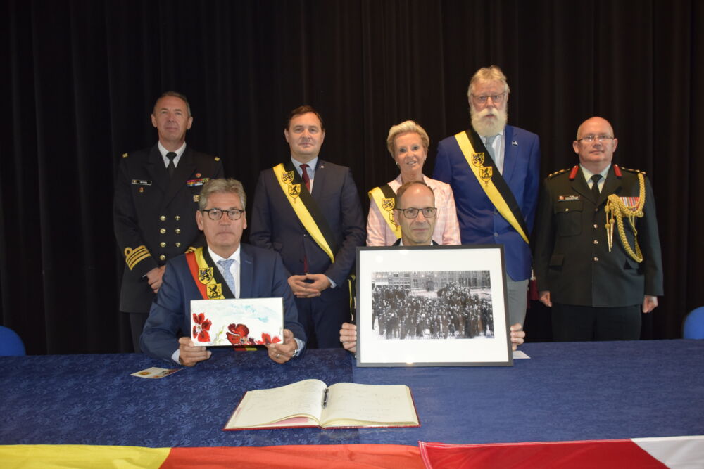 Nieuwpoort eert Canadese bevrijders met herdenkingsbord