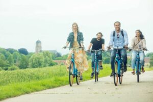 Blue-bike deelfietsen populair in Poperinge